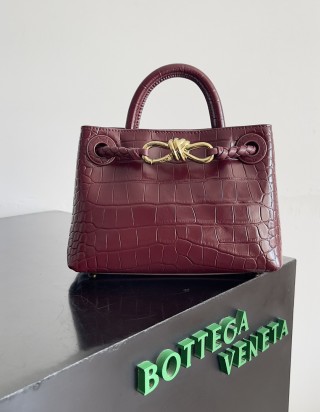 보테가 베네타 안디아모 크로커다일 가죽