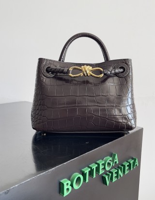 보테가 베네타 안디아모 크로커다일 가죽