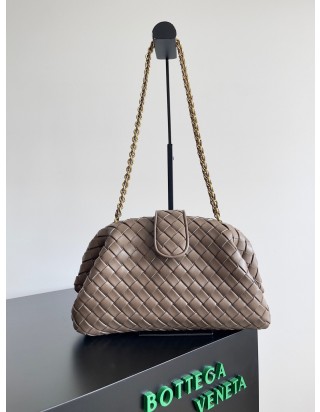 보테가 베네타 인트래치아토 레더 클러치 미디움