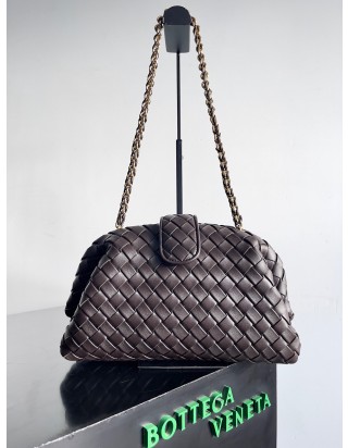 보테가 베네타 인트래치아토 레더 클러치 미디움