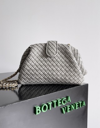 보테가 베네타 인트래치아토 레더 클러치 스몰