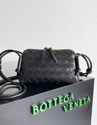 보테가 베네타 콘서트 파우치