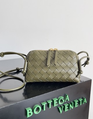 보테가 베네타 콘서트 파우치