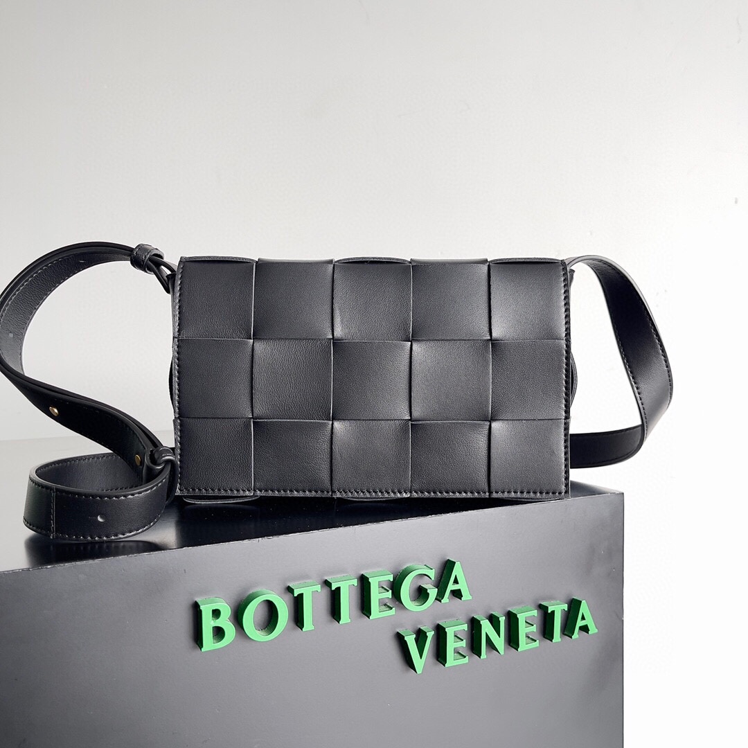 보테가 베네타 카세트 백