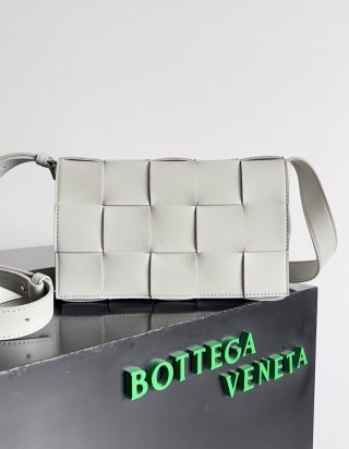보테가 베네타 카세트 백