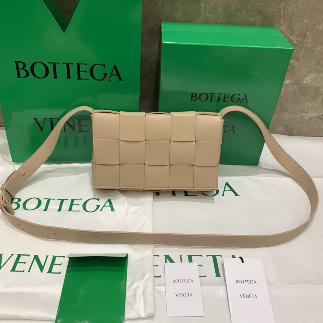 보테가 베네타 카세트 백