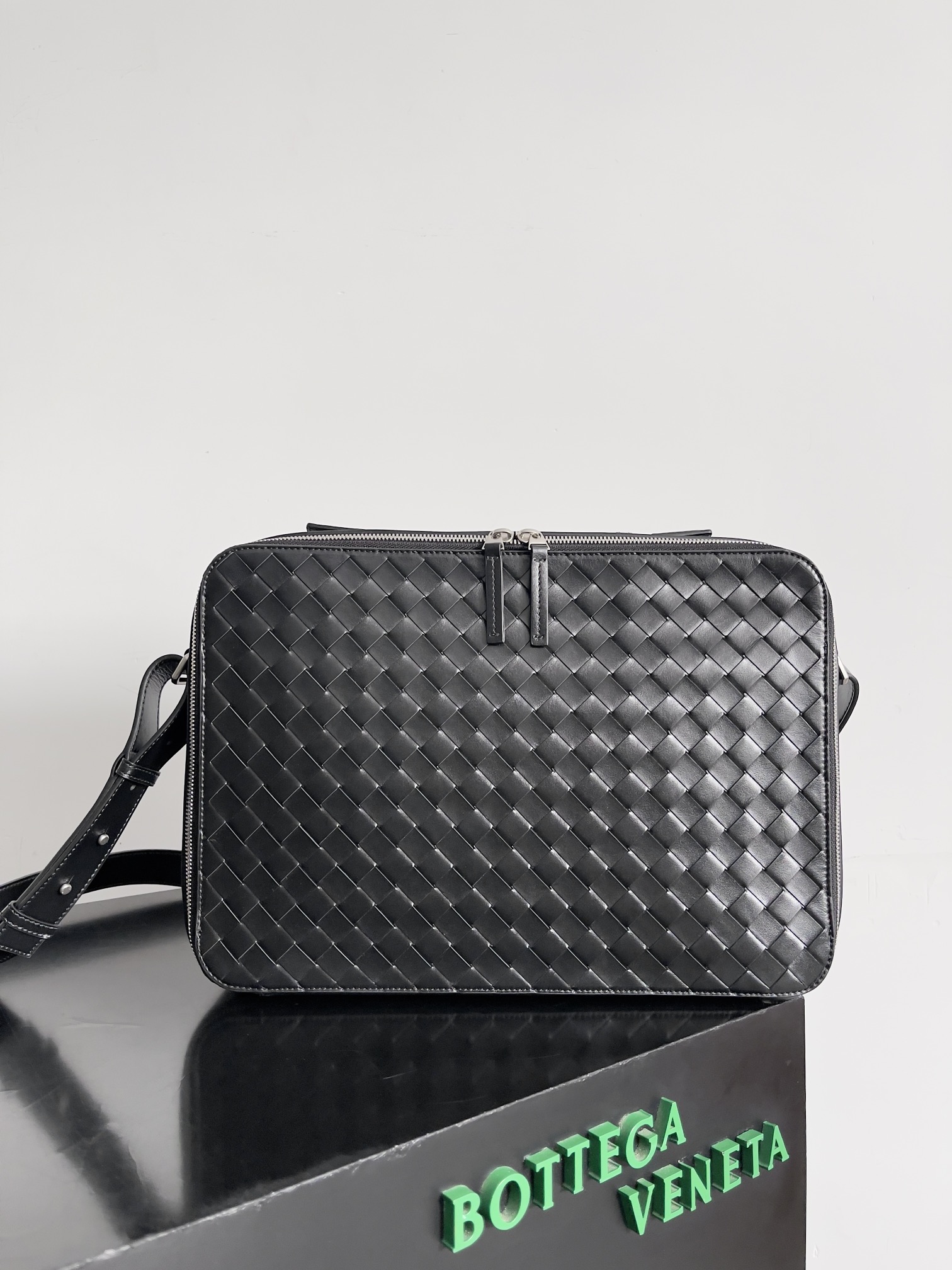 보테가 베네타 겟어웨이 슬림 브리프 케이스
