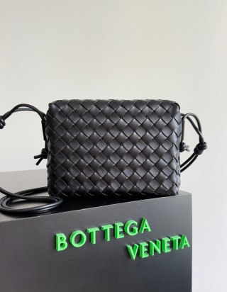 보테가 베네타 스몰 루프 백