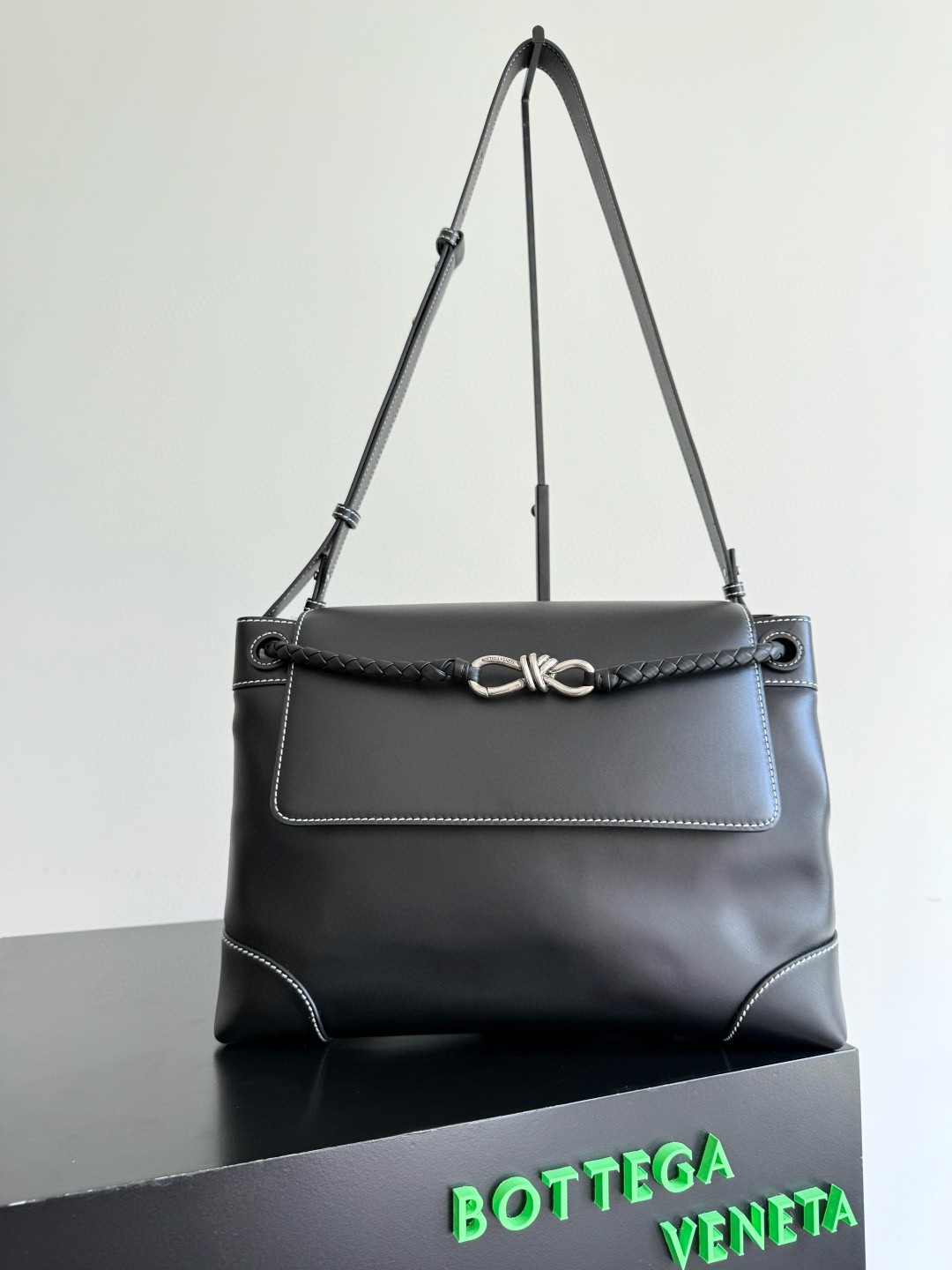 보테가 베네타 안티모아 메신저 백