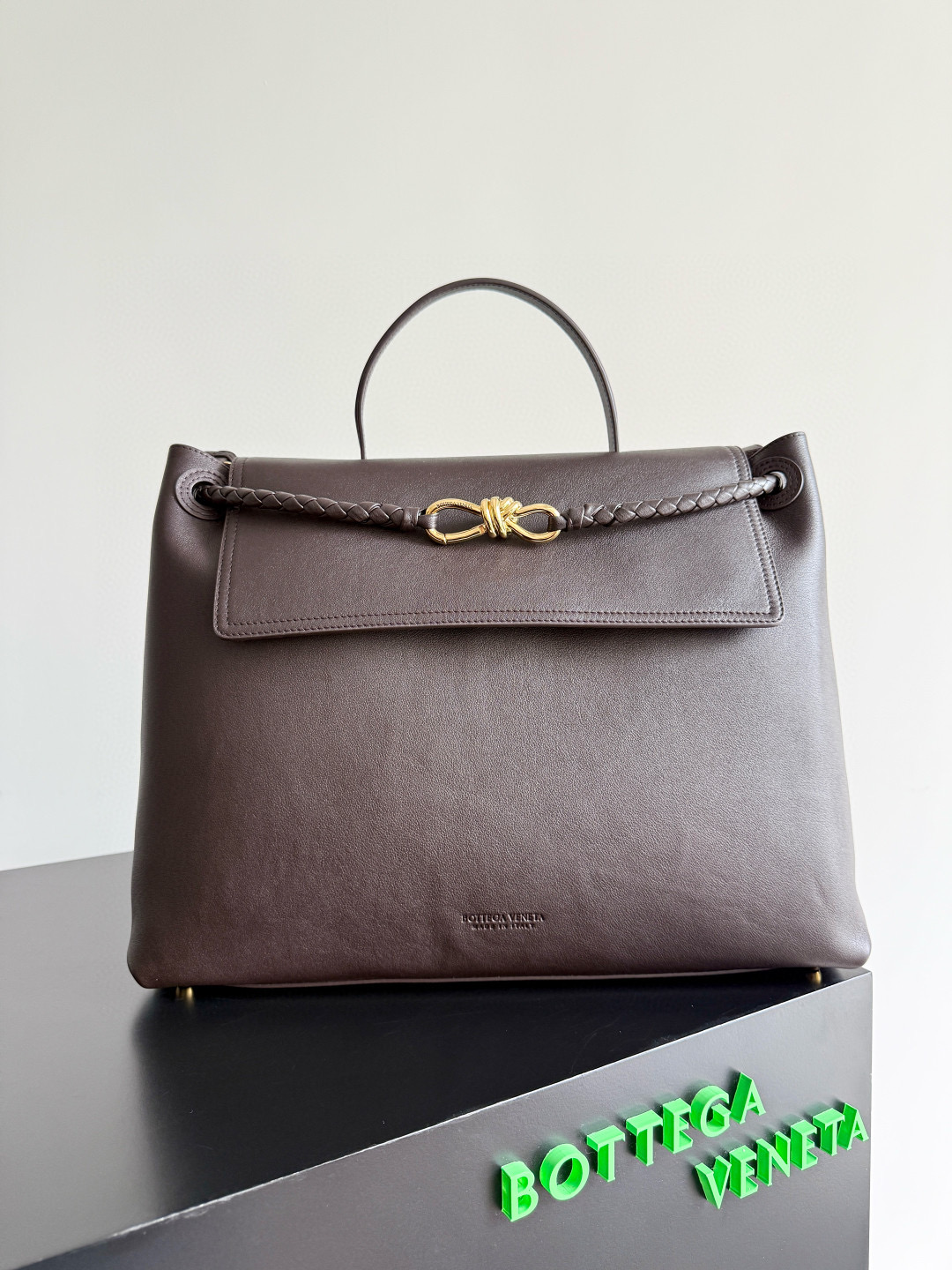 보테가 베네타 차오 차오 라지