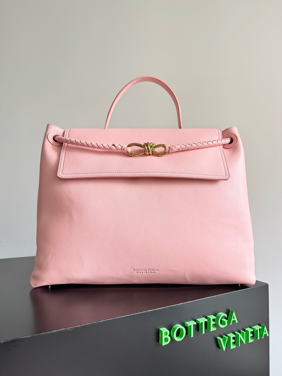 보테가 베네타 차오 차오 라지