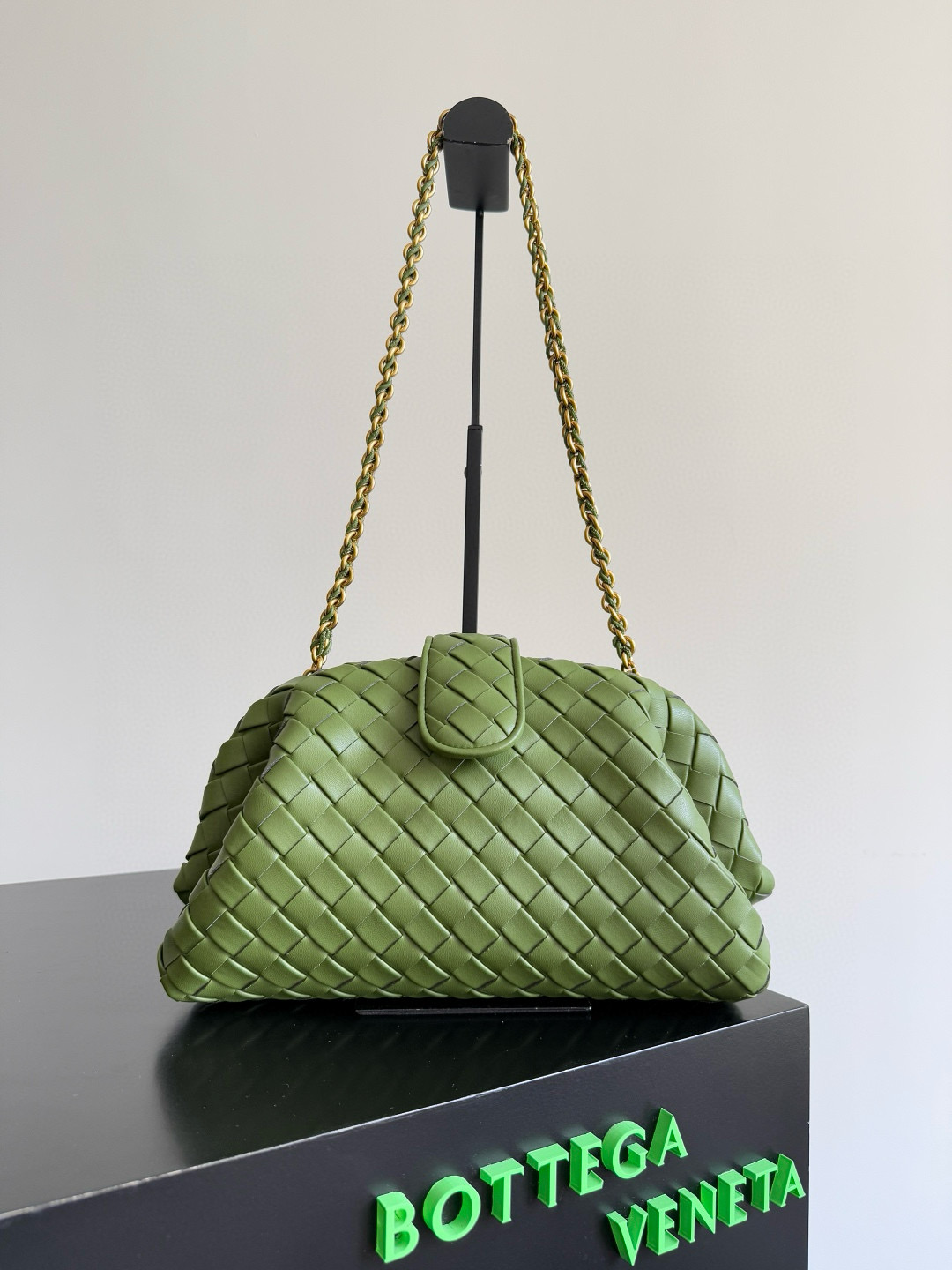 보테가 베네타 로렌 클러치 미디움