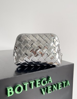 보테가 베네타 스몰 인트레치아토 뷰티 파우치