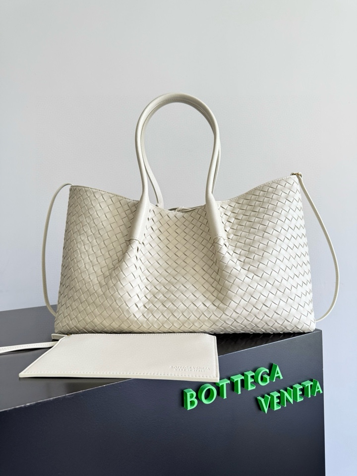 보테가 베네타 피나코데카 라지