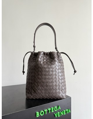 보테가 베네타 인트레치아토 비블리오테카 버킷 백