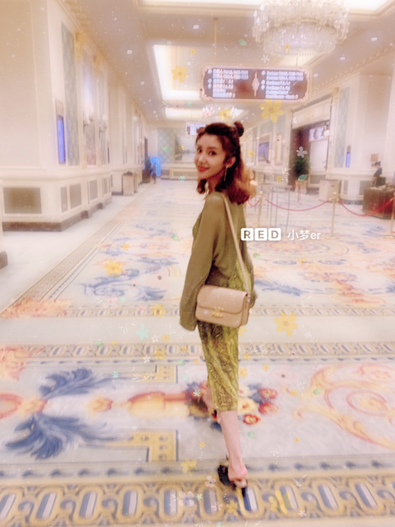 셀린느 클래식 트리옹프 백 미디움