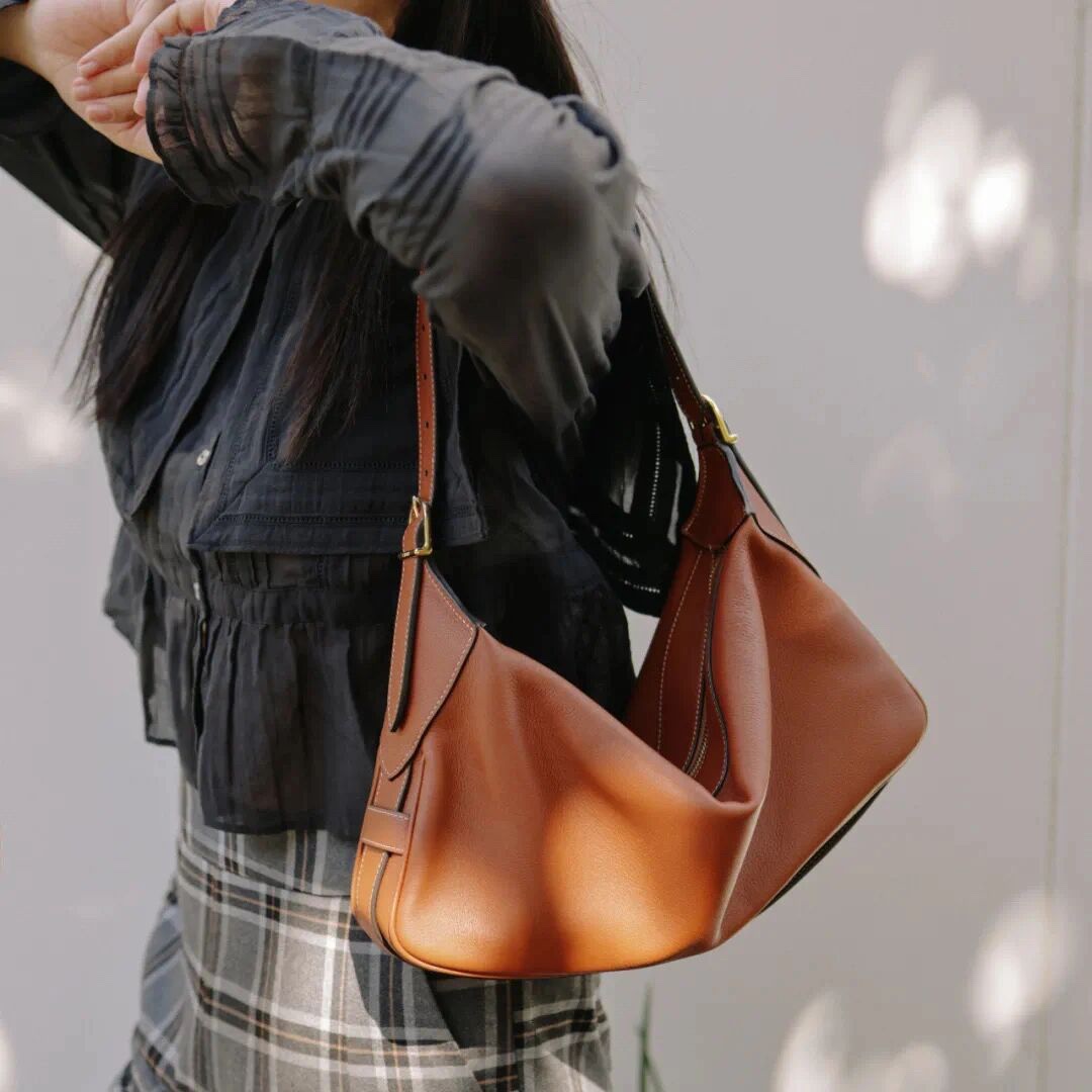 셀린느 로미 미디움 백