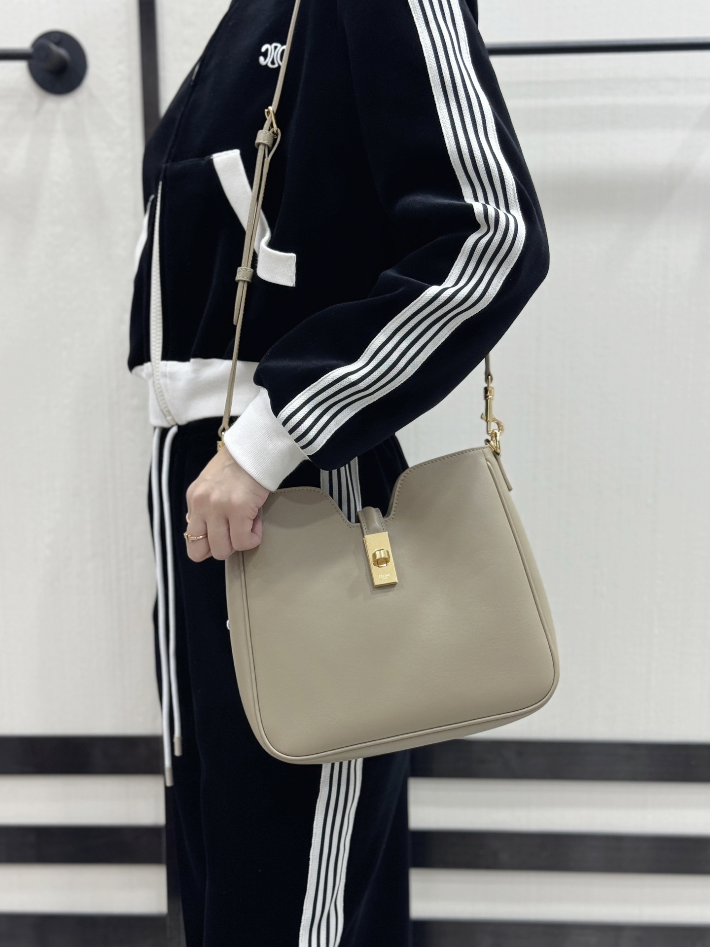 셀린느 카미유 16 소프트 백 스몰