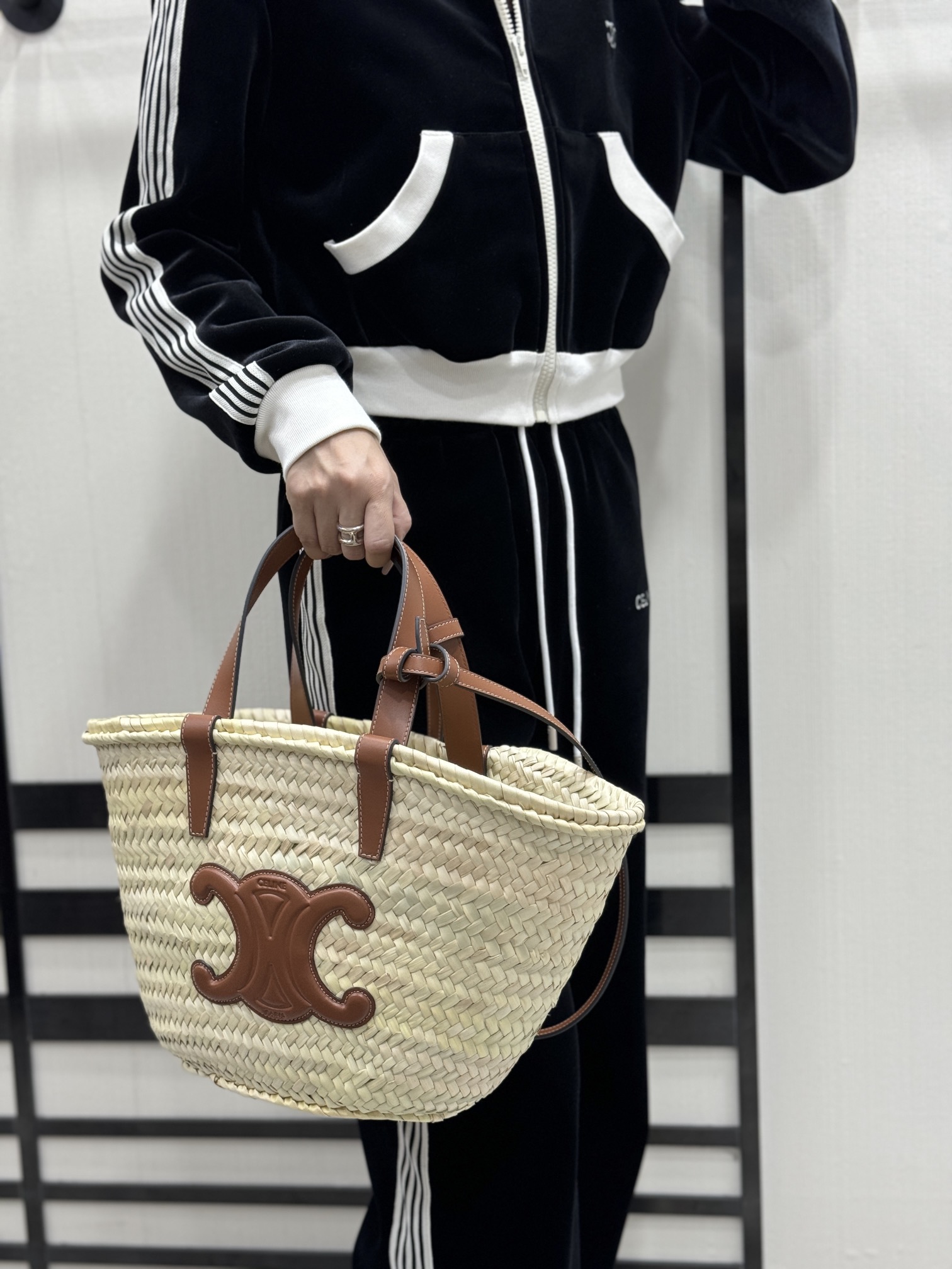 셀린느 틴 클래식 파니에 미디움