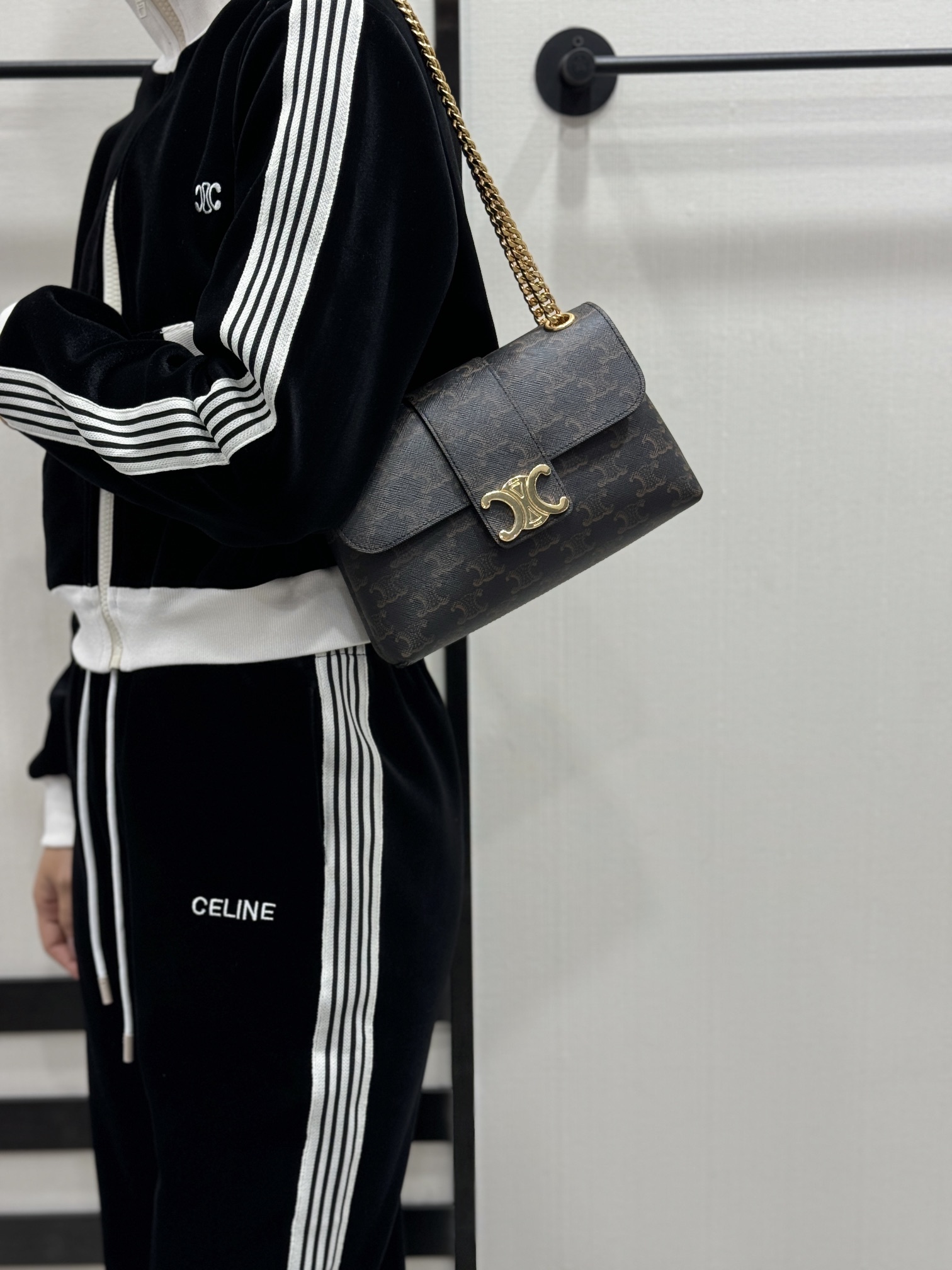 셀린느 빅투아르 백 스몰 트리옹프