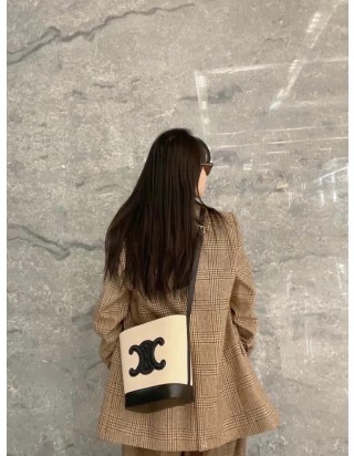 셀린느 버킷 퀴르 트리오페 백 스몰