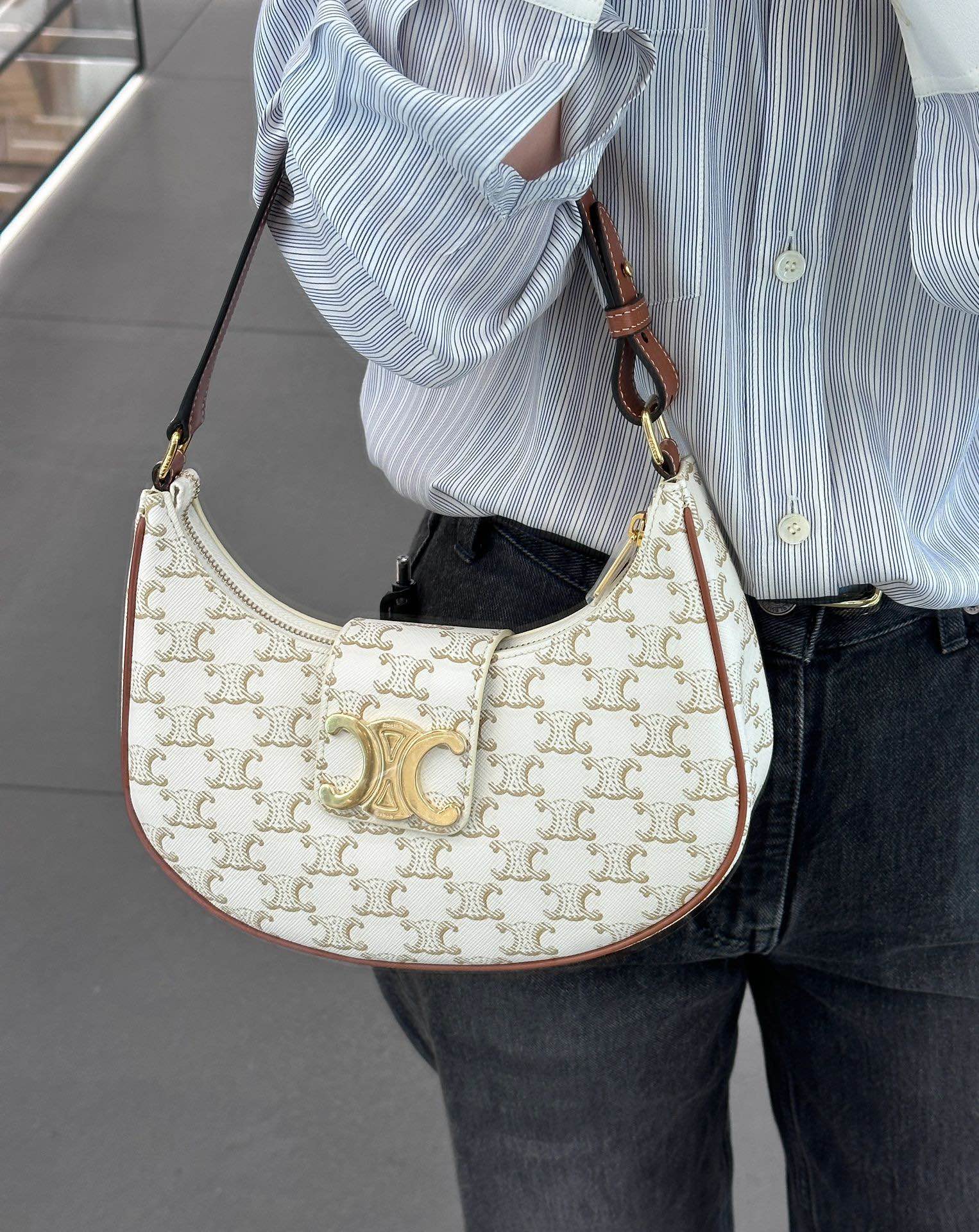 셀린느 아바 트리옹프 캔버스 백 미디움