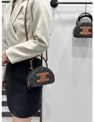 셀린느 하프 문 케이스