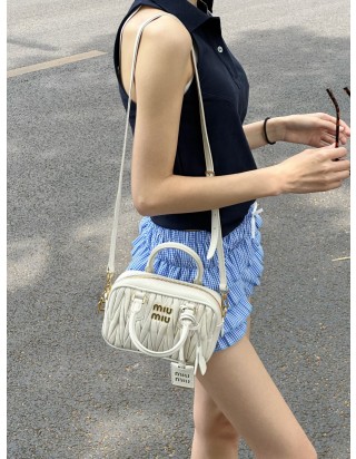 미우미우 아르카디 마테라쎄 나파 가죽 백 스몰