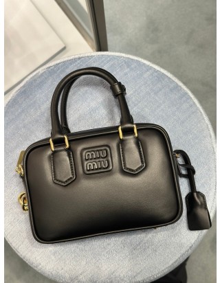 미우미우 아르카디 백 스몰