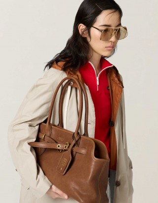 미우미우 아방뛰르 나파 가죽 백 라지