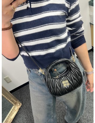 미우미우 완더 마테라세 나파 가죽 호보백 미니