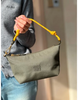 미우미우 게버딘 파우치