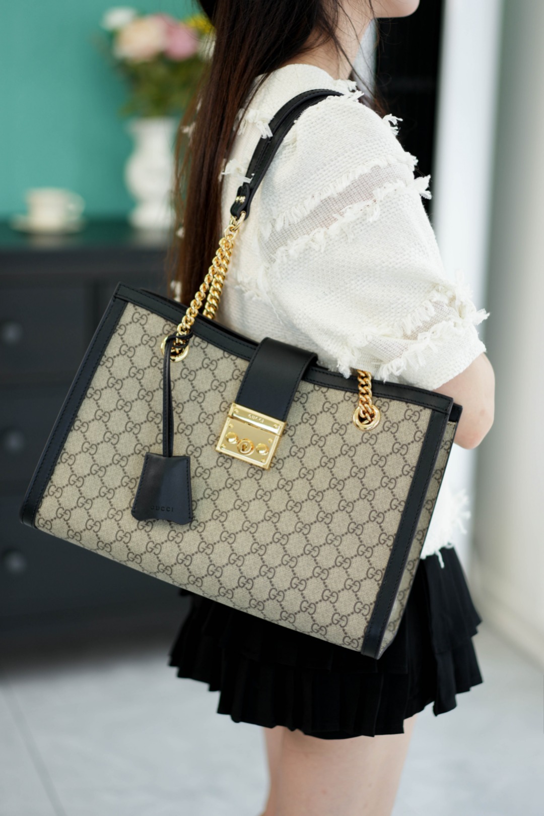 구찌 패드락 미디움 GG 캔버스 숄더 백