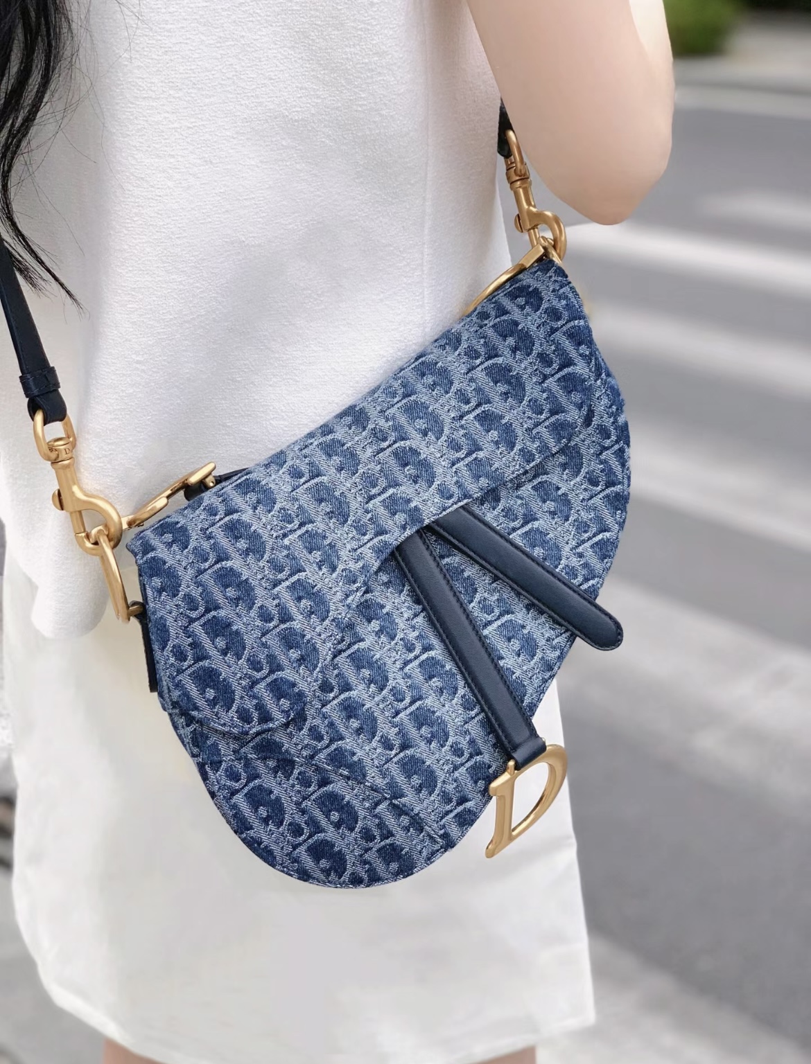 디올 새들 스트랩백