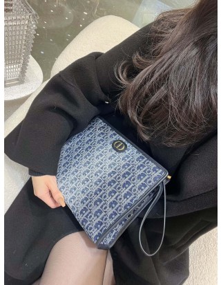 디올 30 몽테인 파우치