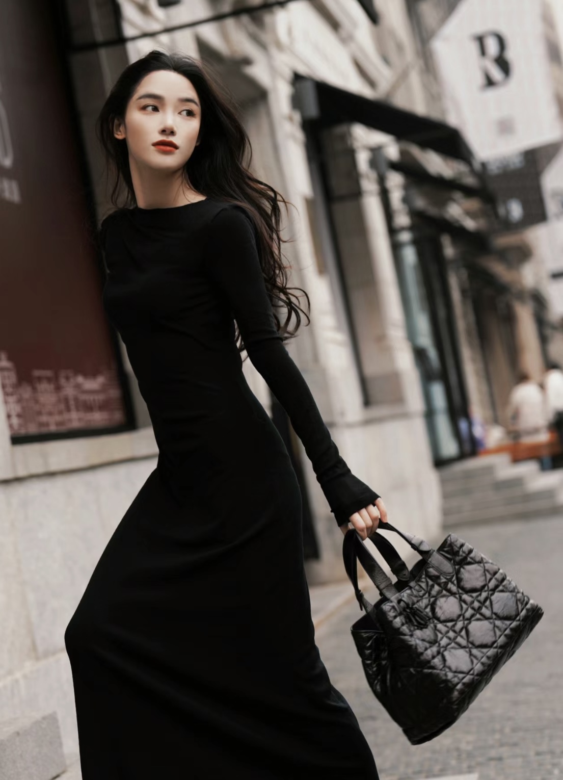 디올 뚜주흐 토트백 미디움