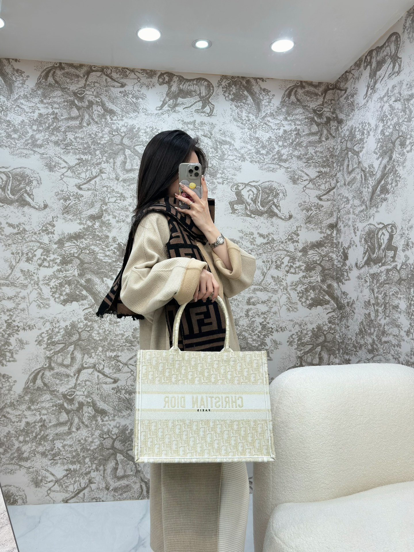 디올 북 토트백 미디움