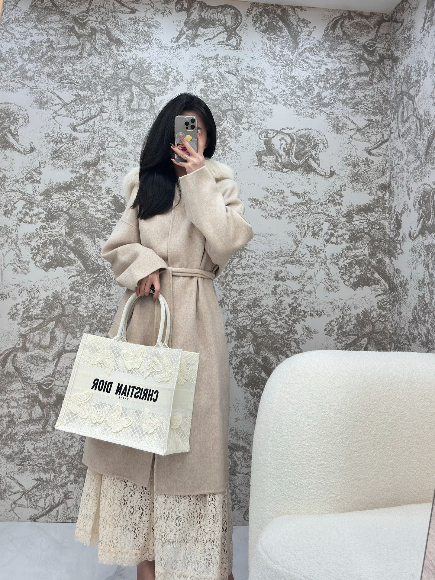 디올 북 토트백 화이트 미디움