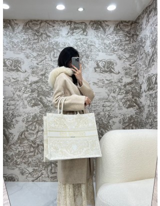 디올 북 토트백 화이트 골드 라지