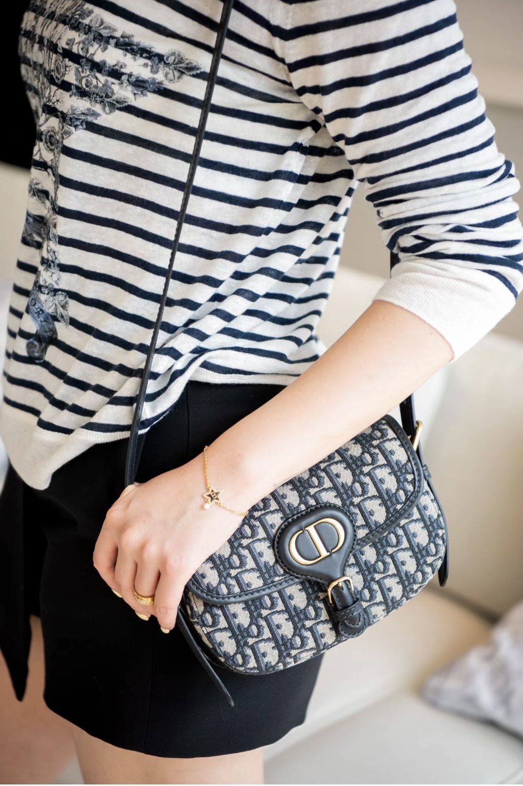 디올 바비 이스트 웨스트 백