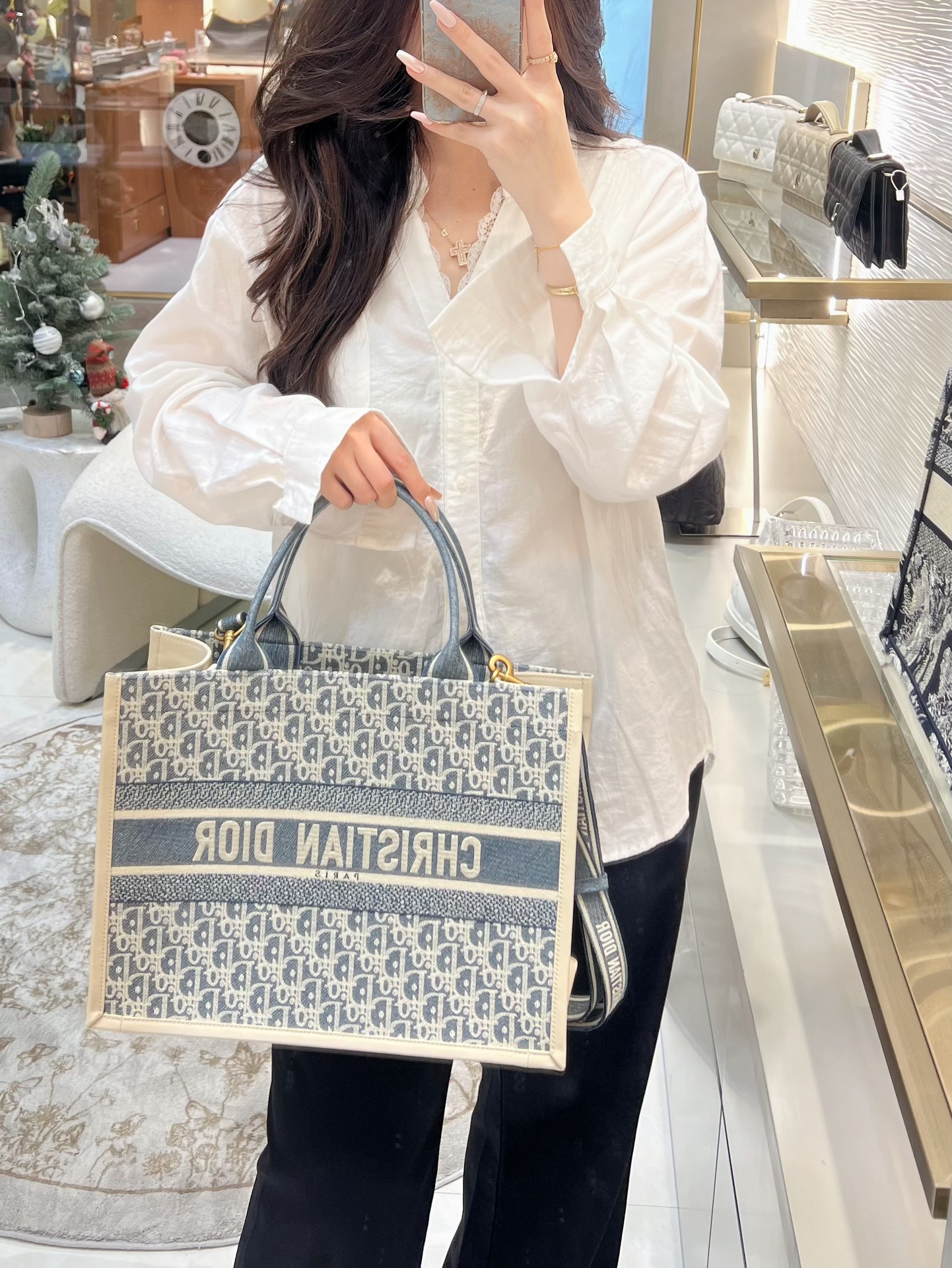 디올 북 토트백 미디움