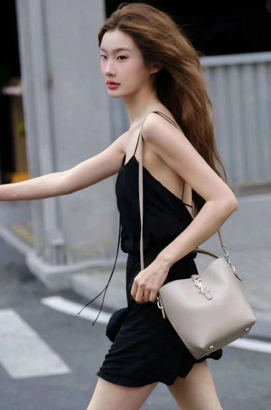 생로랑 LE 37 버킷백