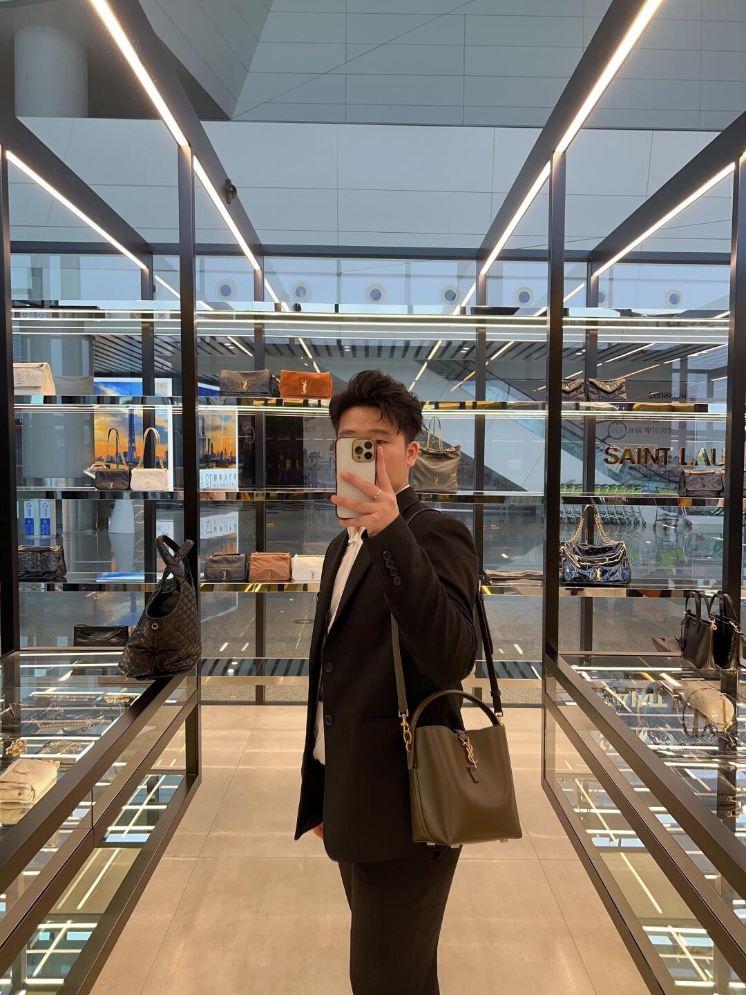 생로랑 LE 37 버킷백 미디움