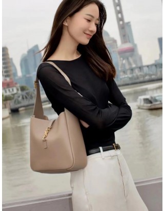 생로랑 르 5 아 7 소프트백 미디움