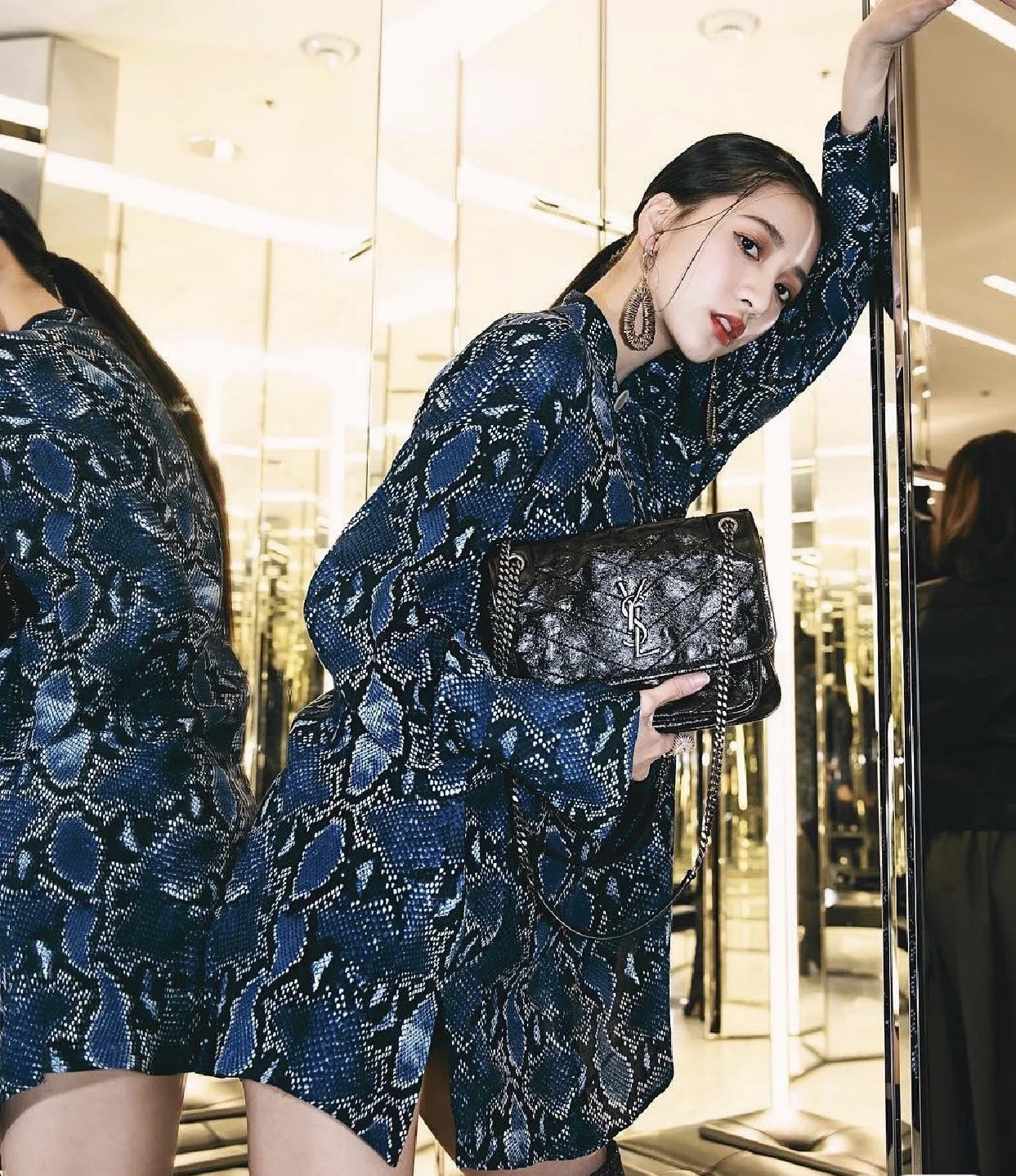 생로랑 니키 크로스백 스몰