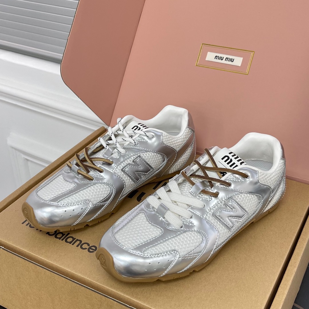 미우미우 X 뉴발란스 530 SL