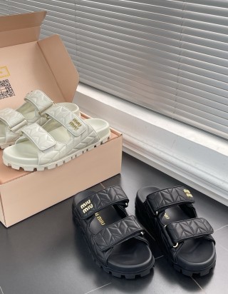 미우미우 마테라세 나파 가죽 슬라이드