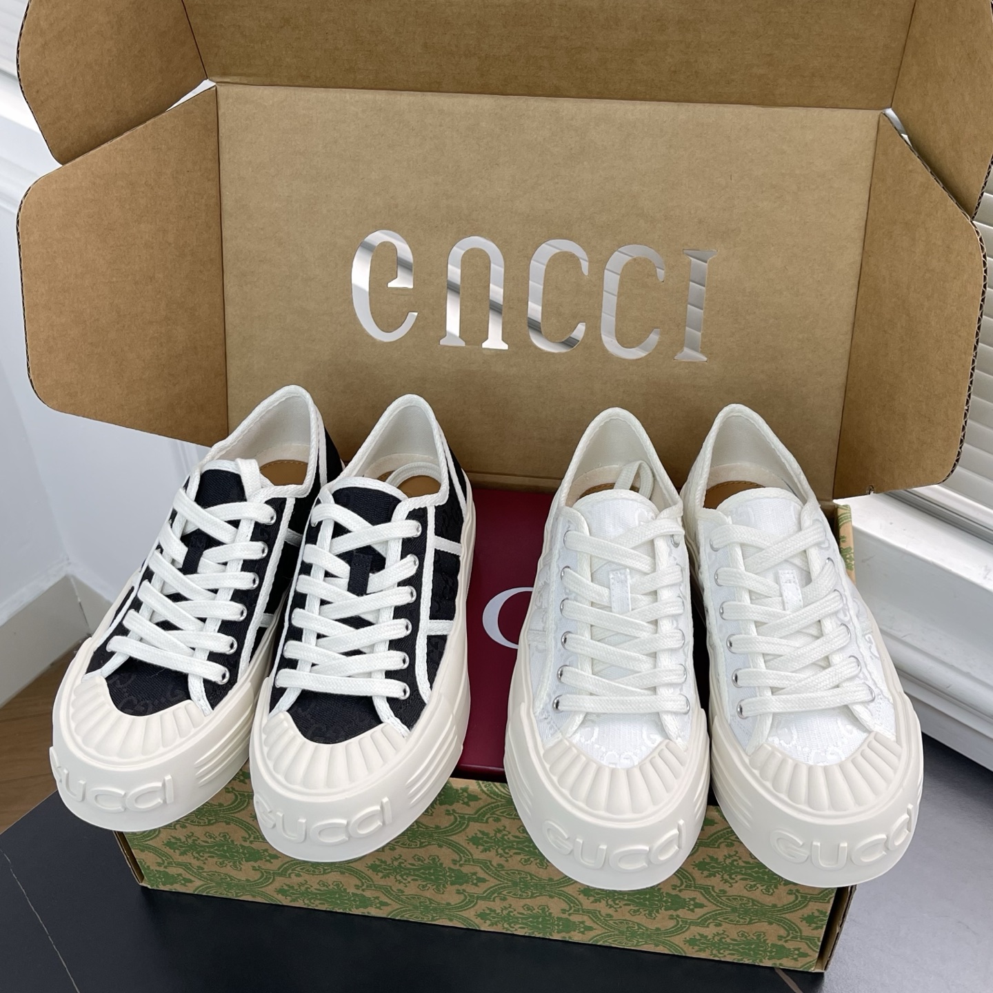 구찌 청키 스니커즈