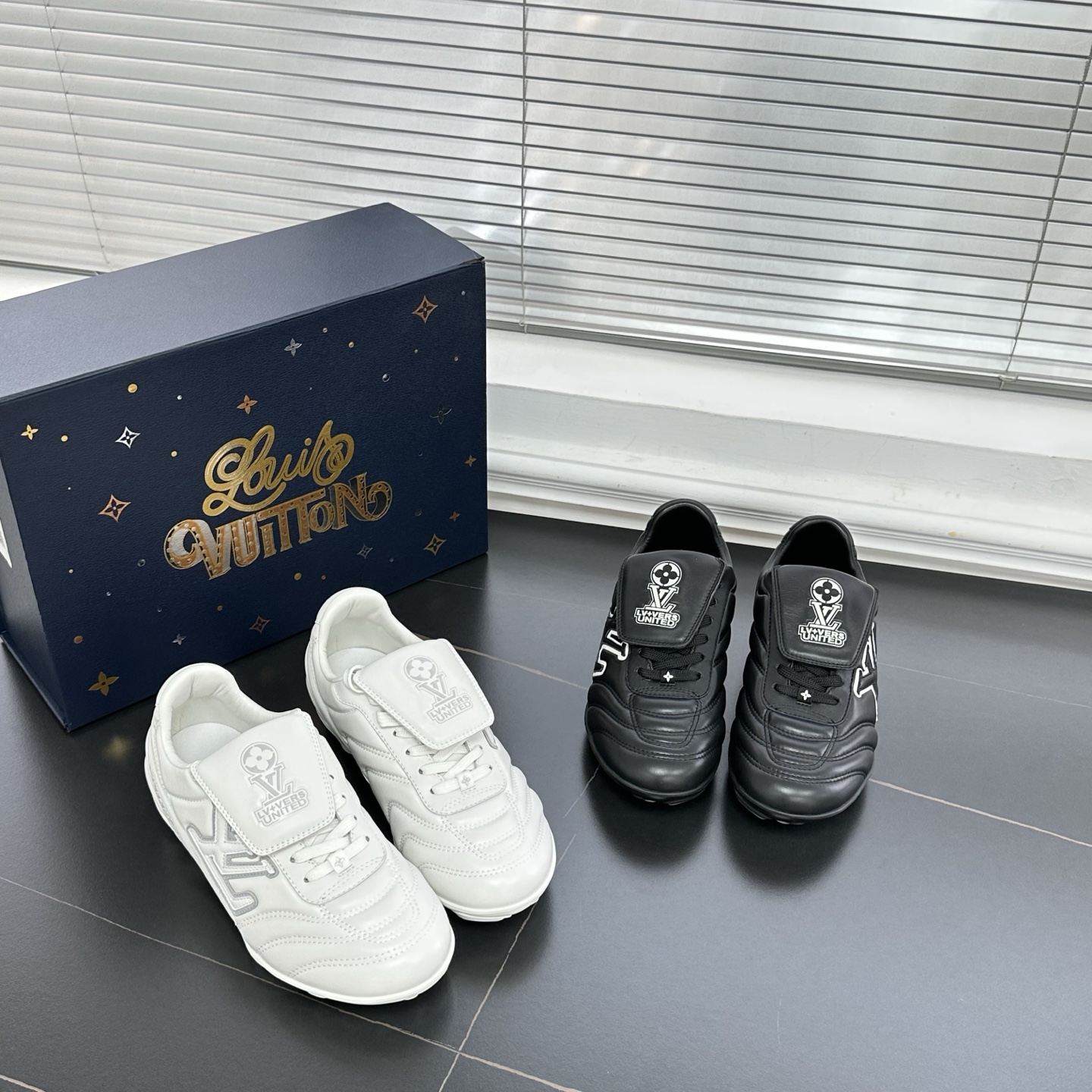 루이비통 풋프린트 사커