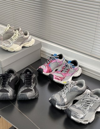 발렌시아가 스테이프러 스니커즈